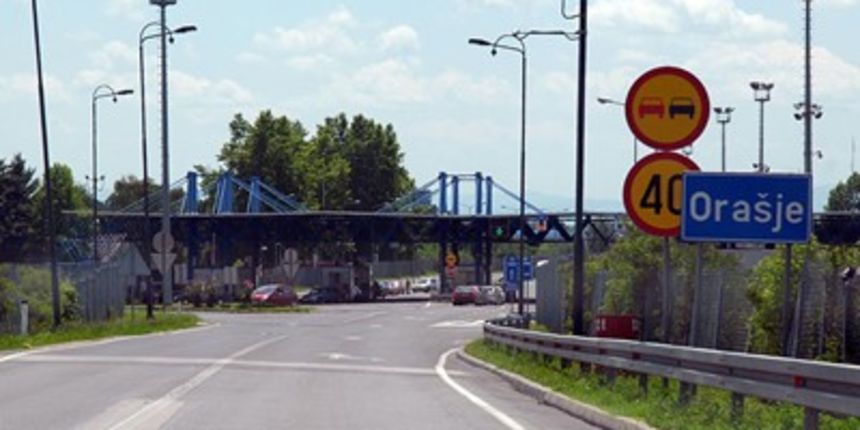 Granični prijelaz Orašje, foto: novasloboda.ba Granični prijelaz Orašje, foto: novasloboda.ba