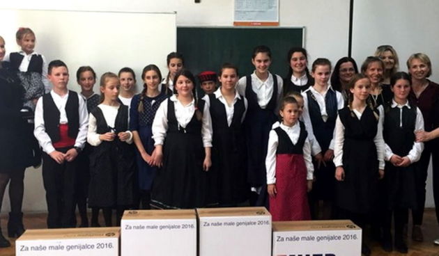 HEP donirao  četiri nova računala OŠ “Jurja Barakovića” u Ražancu. Foto: HEP