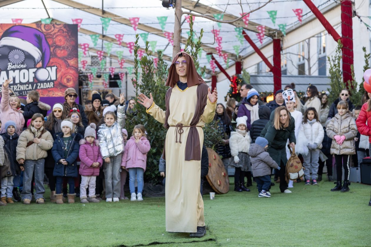 Dječji doček Nove godine na Božićnom gramofonu