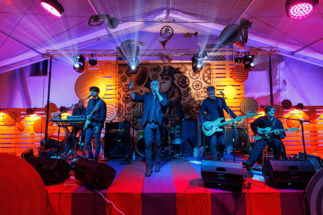 Jonathan @ Božićni gramofon Jonathan @ Božićni gramofon