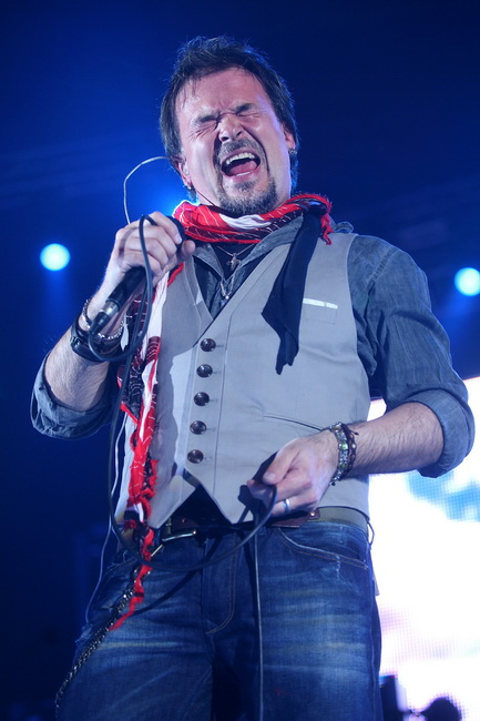 Zagreb, 220410.
U sklopu velike turneje Toleranca tour 2010 i povodom izlaska novog albuma naziva “Toleranca” Zlatan Stipisic Gibonni veceras je u KC Drazen Petrovic odrzao prvi od 2 predvidjena zagrebacka koncerta.
Na slici: Gibonni.
Foto: Neja Markicevi