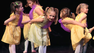 HKK Zadar – Plesna predstava: “Problemi jedne klinceze” (foto: Marin Gospić)