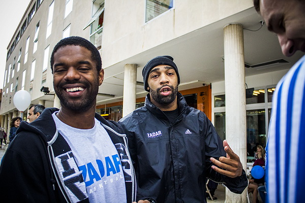Druženje s košarkašima Zadra u Caffe baru Forum, Foto: Mia Čop Druženje s košarkašima Zadra u Caffe baru Forum, Foto: Mia Čop