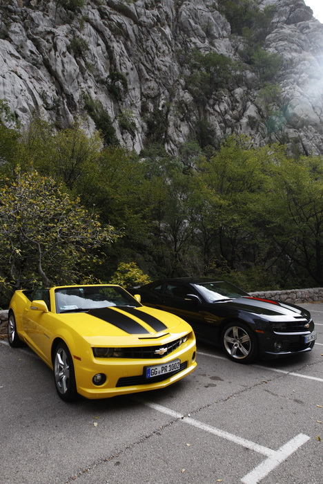 Zadar, 091111.
U Zadru je danas zapocelo predstavljanje novog Chevroletovog automobila Camaro. Novi model Chevroleta privukao je veliki broj novinara iz inozemstva koji ce ovih dana vrsiti testiranje Camara.
Foto: Jure Miskovic / CROPIX Zadar, 091111.
U Zadru je danas zapocelo predstavljanje novog Chevroletovog automobila Camaro. Novi model Chevroleta privukao je veliki broj novinara iz inozemstva koji ce ovih dana vrsiti testiranje Camara.
Foto: Jure Miskovic / CROPIX