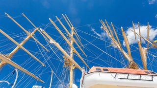 Velicanstveni jedrenjak Royal Clipper na Pozdravu suncu Velicanstveni jedrenjak Royal Clipper na Pozdravu suncu