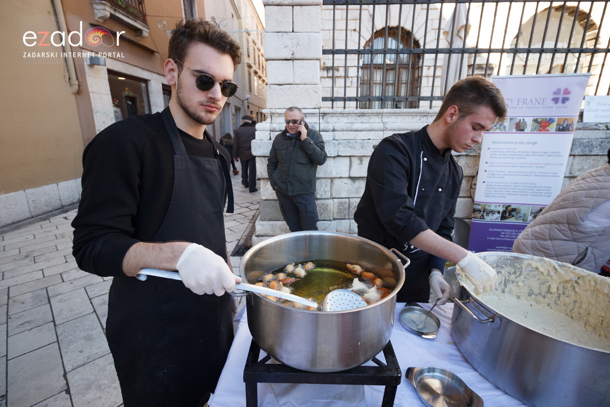 Đir po gradu, petak 22. prosinca 2017. Đir po gradu, petak 22. prosinca 2017.