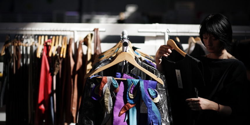 Zagreb, 300911.
Sajam mode Fashion.hr, koji je na Zagrebackom velesajmu okupio 90 izlagaca iz Hrvatske i 29 iz regije, otvorila je predsjednica Vlade RH Jadranka Kosor.
Na slici: odjeca na sajmu.
Foto: Dragan Matic / Cropix Zagreb, 300911.
Sajam mode Fashion.hr, koji je na Zagrebackom velesajmu okupio 90 izlagaca iz Hrvatske i 29 iz regije, otvorila je predsjednica Vlade RH Jadranka Kosor.
Na slici: odjeca na sajmu.
Foto: Dragan Matic / Cropix