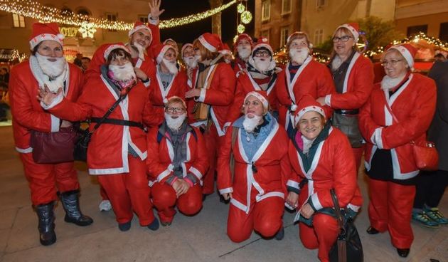 Utrka Djedova Božićnjaka zadarskim Poluotokom