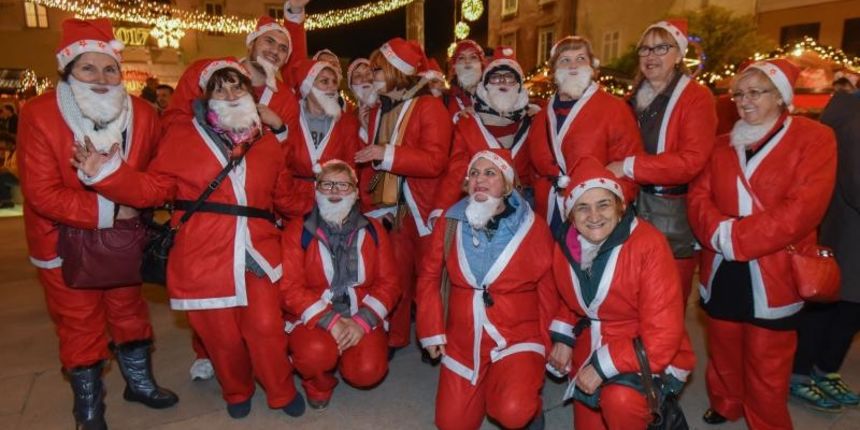 Utrka Djedova Božićnjaka zadarskim Poluotokom Utrka Djedova Božićnjaka zadarskim Poluotokom