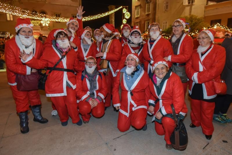 Utrka Djedova Božićnjaka zadarskim Poluotokom