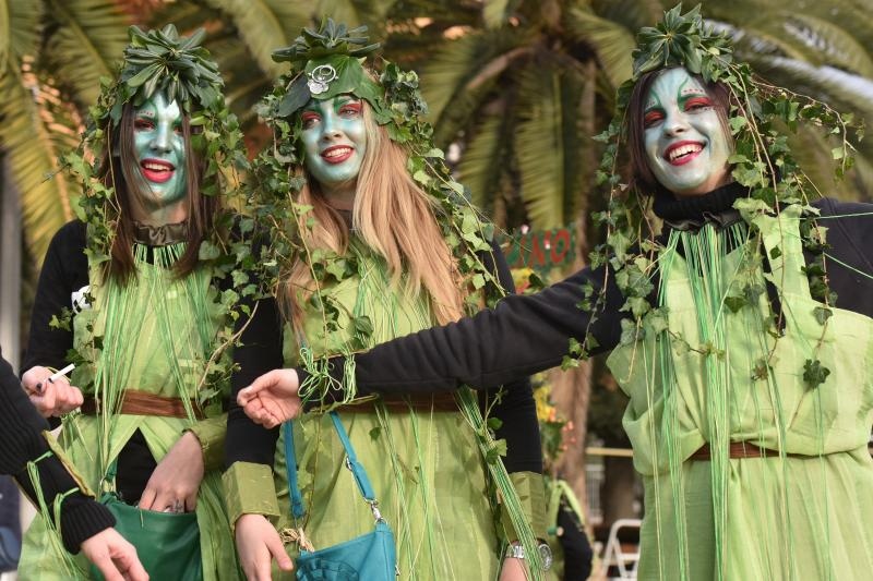 Karnevalska povorka krenula je s Branimirove obale prema Poluotoku. Photo: Dino Stanin/PIXSELL