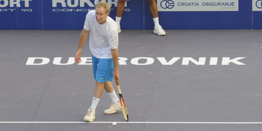 Dubrovnik, 080710.
Danas se ispred Knezeva dvora u Dubrovniku odrzao humanitarni mec za pedijatriju Dubrovacke opce bolnice, mec su odigrali tenisaci Goran Ivanisevic i John McEnroe.
Na slici: John McEnroe.
Foto: Admir Buljubasic / CROPIX Dubrovnik, 080710.
Danas se ispred Knezeva dvora u Dubrovniku odrzao humanitarni mec za pedijatriju Dubrovacke opce bolnice, mec su odigrali tenisaci Goran Ivanisevic i John McEnroe.
Na slici: John McEnroe.
Foto: Admir Buljubasic / CROPIX
