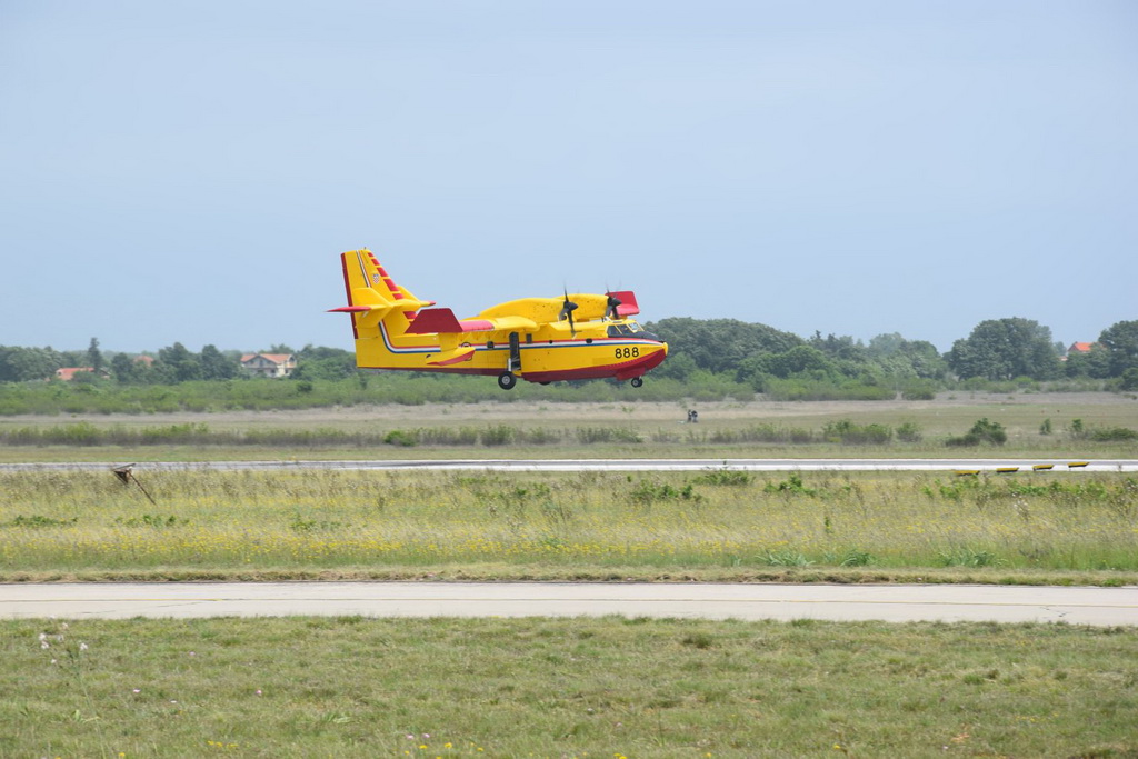 Ekipa tv showa “The Grand Tour” snimala u Zrakoplovnoj bazi u Zemuniku