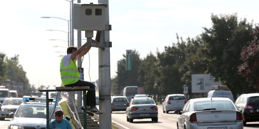 Kamere za nadzor brzine Kamere za nadzor brzine