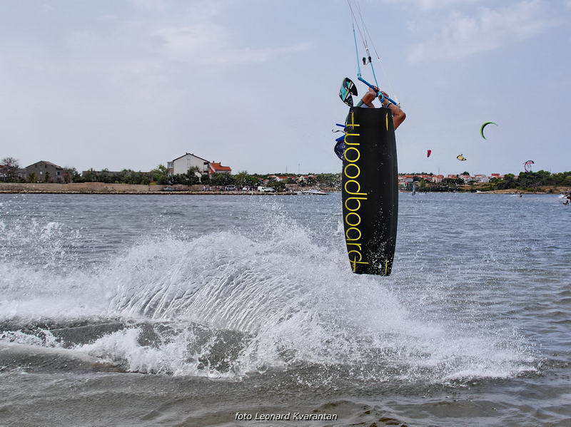 Kite surferi guštaju u Ninu