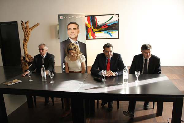 Image 1033343 (auto) Image 1033343 (auto)