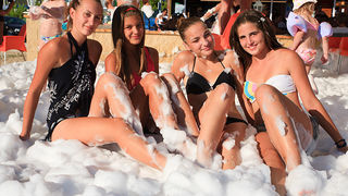 Odbojkaški turnir i pjena party u Bibnjama, foto: Leo Banić