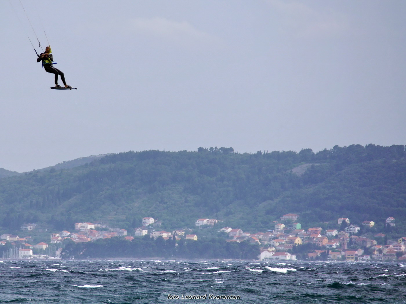 Na krilima juga: surferi i kiteri uživaju na Vitrenjaku