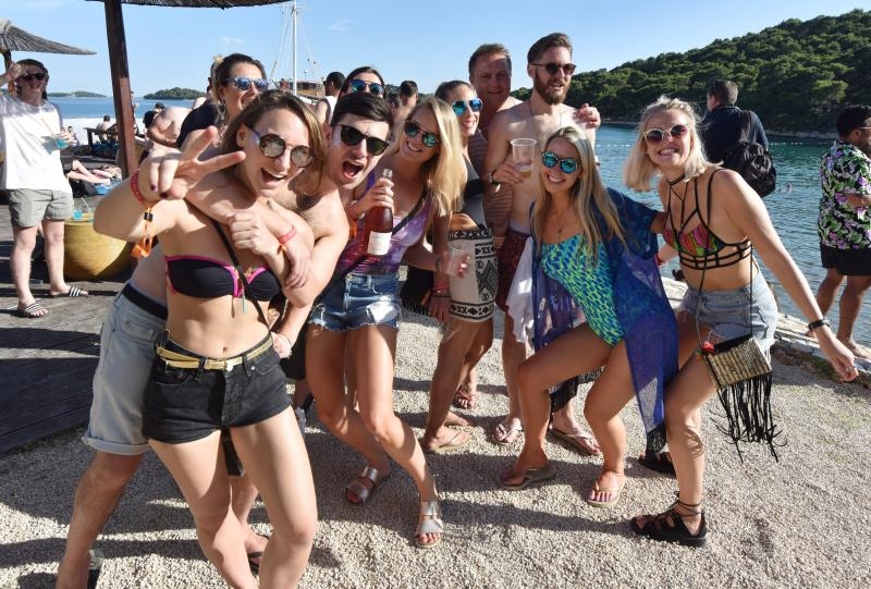 U Tisnom na lokaciji The Garden otvoren Love International festival koji privlači mlade iz cijele Europe