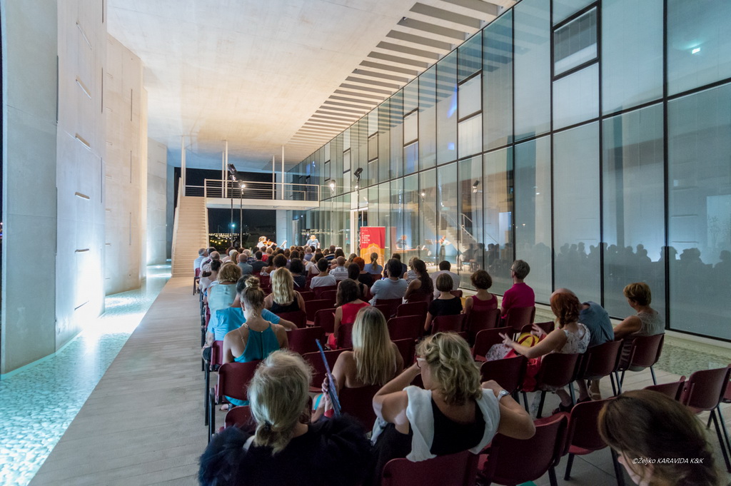 57. Glazbene večeri u Sv. Donatu: Marimba i violina u Marini Dalmacija