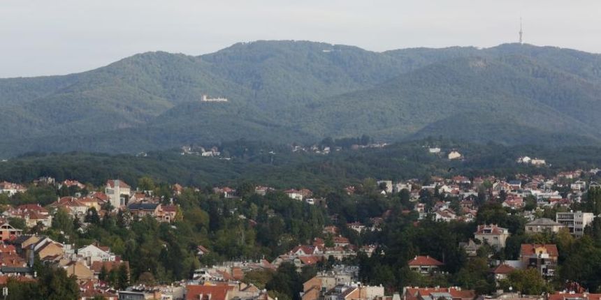 Zagreb – Panoramski pogled na grad sa 17. kata hotela Westin. Photo: Borna Filic/PIXSELL Autor Borna Filic/PIXSELL Ključne riječi grad zagreb, panorama, panoramski pogled, Medvedgrad, Sljeme, medvednica, gradjevine, ilustracija, grad, editorial stock Zagreb – Panoramski pogled na grad sa 17. kata hotela Westin. Photo: Borna Filic/PIXSELL Autor Borna Filic/PIXSELL Ključne riječi grad zagreb, panorama, panoramski pogled, Medvedgrad, Sljeme, medvednica, gradjevine, ilustracija, grad, editorial stock