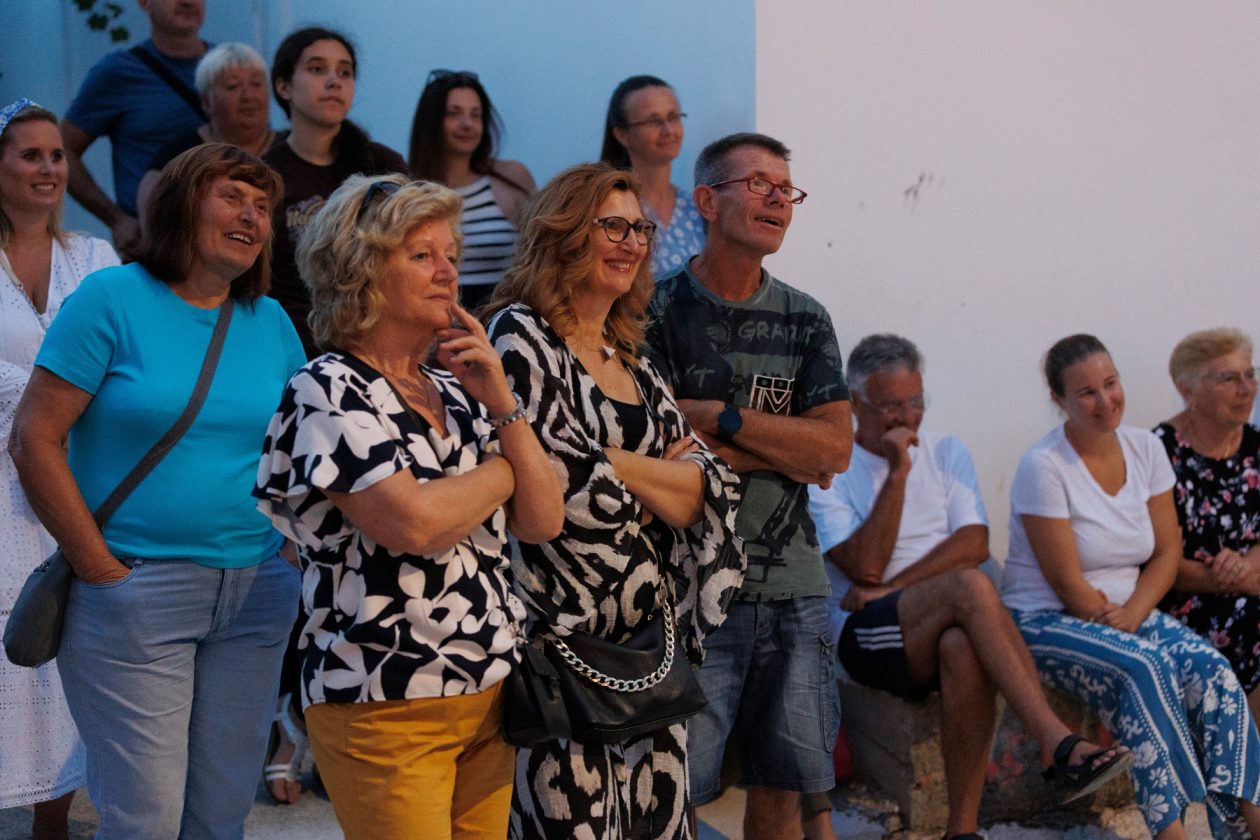 Diklo: Predstava Ništa im neće bit kazališta Moruzgva