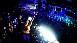 Zrće: Nicci Belucci u Aquariusu by G. Telak