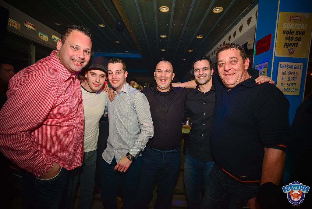 U Famous beach and grill baru Rockatansky bend proslavio je 20 godina djelovanja U Famous beach and grill baru Rockatansky bend proslavio je 20 godina djelovanja