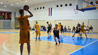 U posljednjem kolu A-2 lige Jug, košarkaši Jazine Arbanasa trebali su pobjedu nad Sukošanom kako bi potvrdili nastup u kvalifikacijama za A-1 ligu. Nervoza je učinila svoje ali na koncu košarkaši trenera Josipa Plantaka slavili su rezultatom 63-58