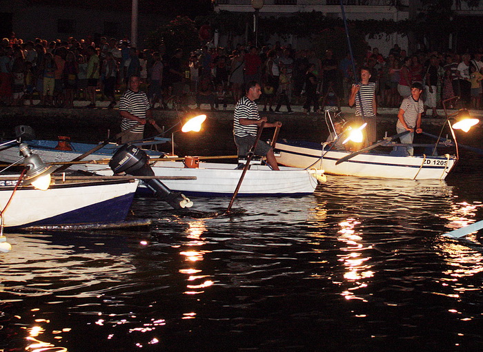 Sukosan: 40. Trka tovarov “Memorijal kenje Vijole” i 6. Noc svicarenja 8. kolovoza 2010. Sukosan: 40. Trka tovarov “Memorijal kenje Vijole” i 6. Noc svicarenja 8. kolovoza 2010.