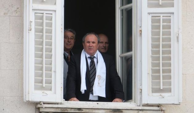 Slavlje povodom blagdana svetog Dujma zapocelo je procesijom i misom na rivi. Blagdan svetog Dujma ili fjera sv. Dujma slavi se tradicionalno 7. svibnja, a posvecena je Sv. Dujmu, salonitanskom biskupu, koji je zivio u doba cara Dioklecijana. Sveti Dujam