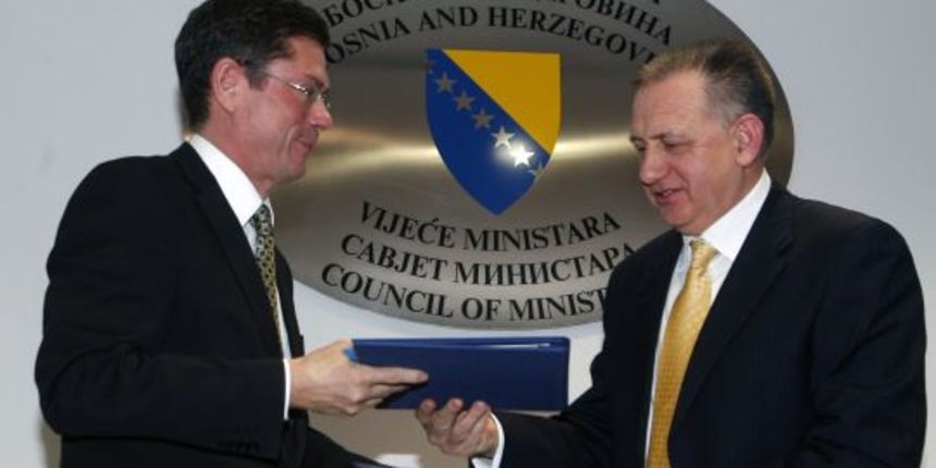 simonovic_colak1-100210_DadoRuvic-Cropix-540px.jpg simonovic_colak1-100210_DadoRuvic-Cropix-540px.jpg