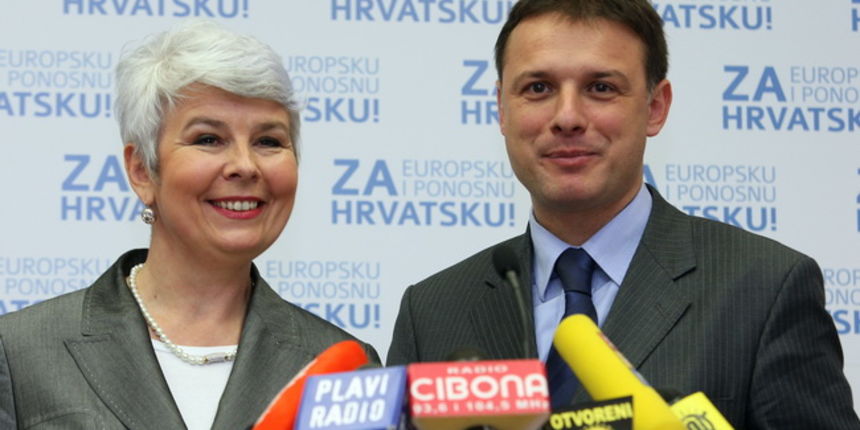 Zagreb, 180110.
Sredisnjica HDZ-a.
Tiskovna konferencija Jadranke Kosor nakon odrzane sjednice Predsjednistva HDZ-a.
Jadranka Kosor i Gordan Jandrokovic ministar vanjskih poslova tijekom tiskovne konferencije.
Foto: Davor Pongracic / CROPIX