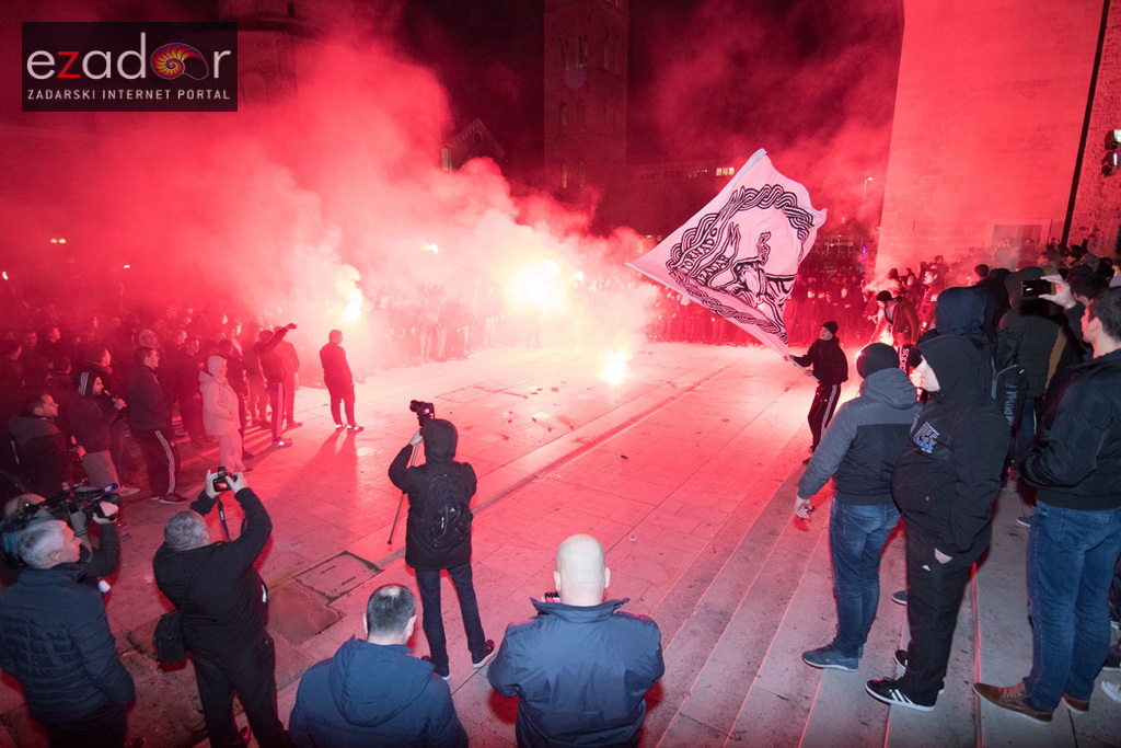 Okupljanje Tornada na Forumu i korteo do Krešinog doma Okupljanje Tornada na Forumu i korteo do Krešinog doma