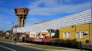 Na Mitnici postavljen banner dužine 210 metara s imenima heroja Vukovara, Foto: Davor Javorović/PIXSELL Na Mitnici postavljen banner dužine 210 metara s imenima heroja Vukovara, Foto: Davor Javorović/PIXSELL