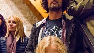 Galerija Kapetanova kula: Svečano otvorenje izložbe “Rastočeno vrime” Stipe Suraća. Foto: Mladen Radolović Mrlja Galerija Kapetanova kula: Svečano otvorenje izložbe “Rastočeno vrime” Stipe Suraća. Foto: Mladen Radolović Mrlja