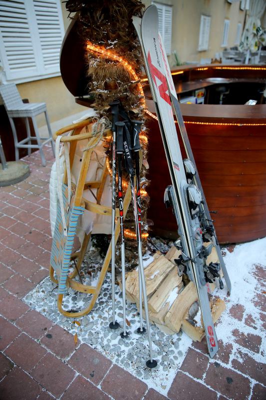 Blagdanski uređena otvorena terasa kafića Kult, Photo: Filip Brala/PIXSELL