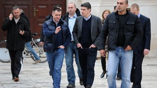 Zadar, 050413.
Veceras je u HNK Zadar odrzano predstavljanje liste koalicije SDP-HNS-HSU za Europski parlament. Na predstavljanju su govorili predsjednik SDP-a Zoran Milanovic, predsjednica HNS-a Vesna Pusic, predsjednik HSU-a Silvano Hrelja, te prvi na l Zadar, 050413.
Veceras je u HNK Zadar odrzano predstavljanje liste koalicije SDP-HNS-HSU za Europski parlament. Na predstavljanju su govorili predsjednik SDP-a Zoran Milanovic, predsjednica HNS-a Vesna Pusic, predsjednik HSU-a Silvano Hrelja, te prvi na l