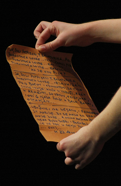 Zadarska Noć kazališta – “Teštament” (foto:Saša Čuka) Zadarska Noć kazališta – “Teštament” (foto:Saša Čuka)