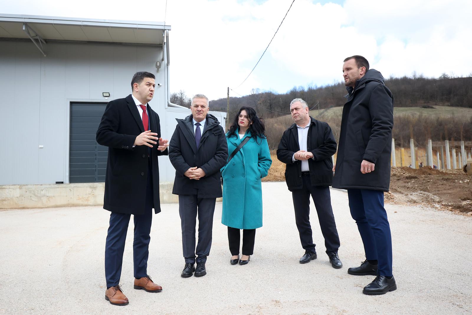 Ministar Šime Erlić obišao poslovnu zonu i vrtić u Kreševu