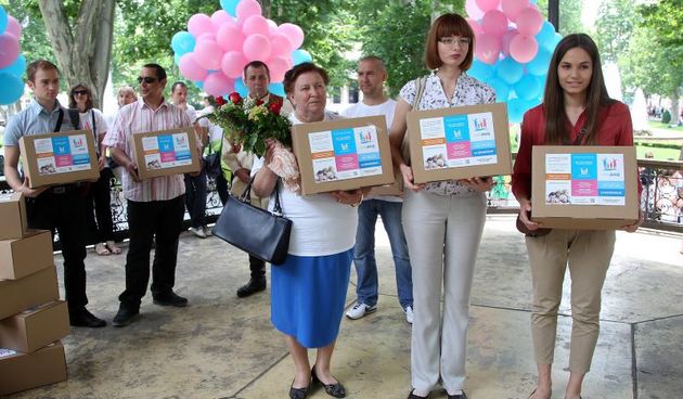 14.06.2013., Zagreb – Gradjanska inicijativa “U ime obitelji” sakupila je preko 740 tisuca potpisa za raspisivanje referenduma te se gradjani sakupljaju na Zrinjevcu od kuda ce krenuti u povorci na Trg sv. Marka gdje ce predati potpise. Photo: Zeljko Lu