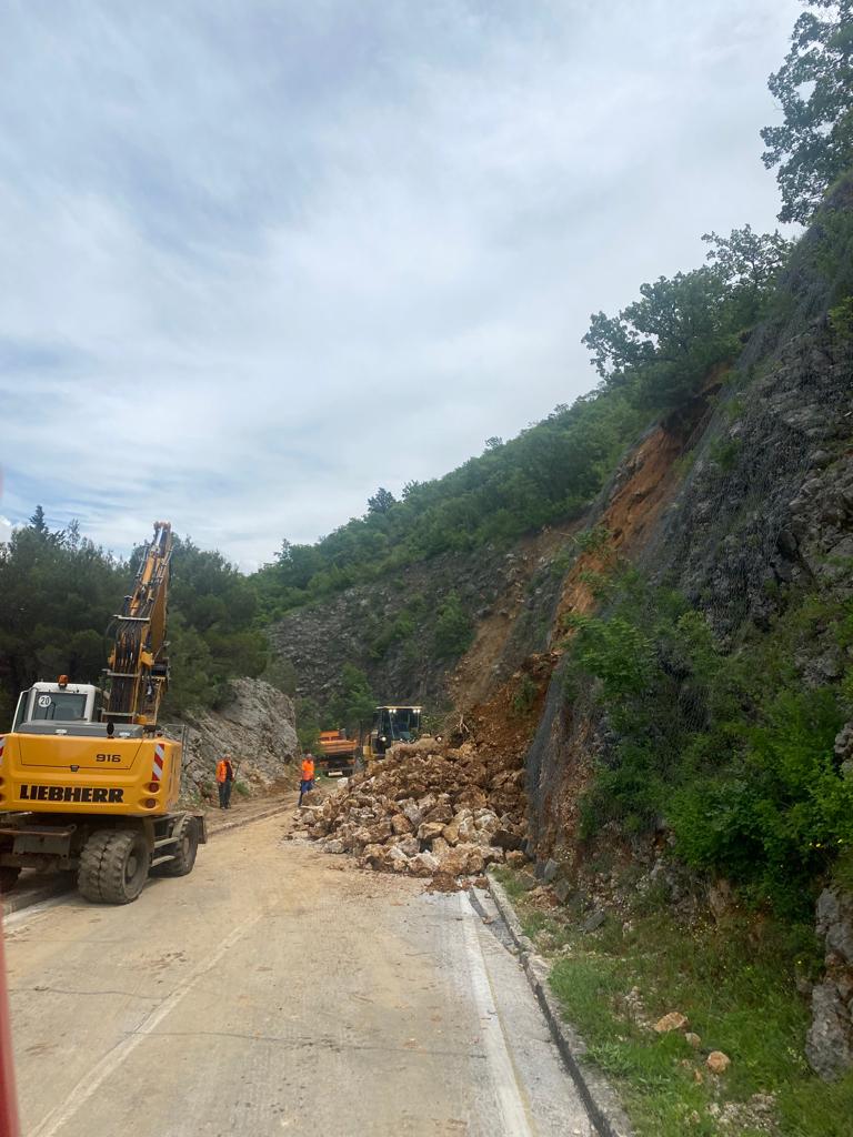 Obrovac: Zrmanja dosegnula nikad zabilježen vodostaj
