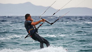 Kiteri i surferi uživali u jakom jugu