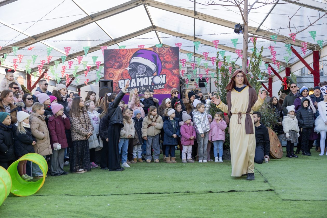 Dječji doček Nove godine na Božićnom gramofonu