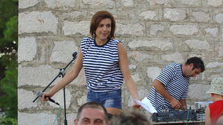 Zadar, 050809.
Danas je na otoku Ugljanu u mjesto Kukljica slavljena Gospa od Sniga. Festa u Kukljici vec tradicionalno prvlaci veliki broj ljudi, a uz ples tamosnje folklorne skupine odrzana je i utrka tovara.
Na fotografiji: cijeli program vodila je bi Zadar, 050809.
Danas je na otoku Ugljanu u mjesto Kukljica slavljena Gospa od Sniga. Festa u Kukljici vec tradicionalno prvlaci veliki broj ljudi, a uz ples tamosnje folklorne skupine odrzana je i utrka tovara.
Na fotografiji: cijeli program vodila je bi