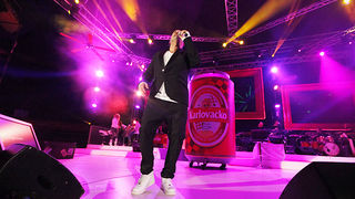 Karlovačko live 2012: Tony Cetinski na Višnjiku (foto:Saša Čuka) Karlovačko live 2012: Tony Cetinski na Višnjiku (foto:Saša Čuka)