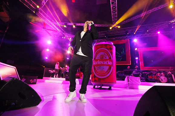 Karlovačko live 2012: Tony Cetinski na Višnjiku (foto:Saša Čuka) Karlovačko live 2012: Tony Cetinski na Višnjiku (foto:Saša Čuka)