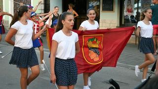 Tunuara 2016 – parada mažoretkinja, kuhanje brudeta & defile ribarica. Foto: Marija Cvetković
