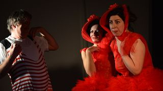 Dragon teatar premijerom predstave “Kraljevo” proslavio svoj peti rođendan Dragon teatar premijerom predstave “Kraljevo” proslavio svoj peti rođendan