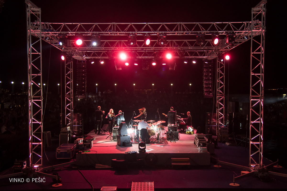 Severina oduševila nastupom na bazenu Ilirije u Biogradu na Moru